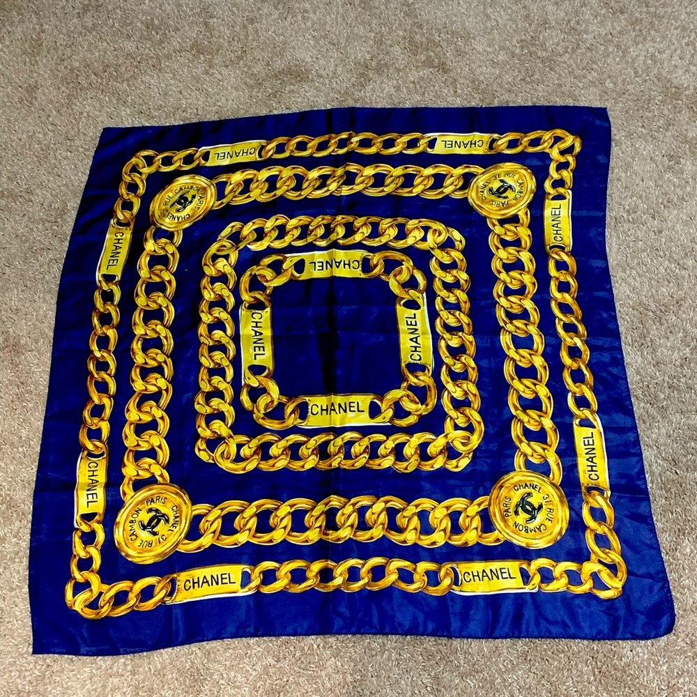 ✨ Chanel Navy and Gold Belt Chain Silk Scarf ✨